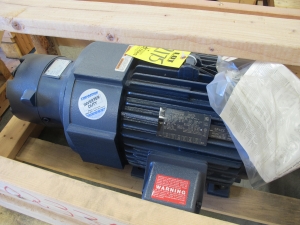 MOTOR, ELECTRIC TYPE, 7.5 HORSEPOWER, 460/3/60 ELEC RATING, 900 RPM, 256T FRAME, 11 FLA AMPS, TENV ENCLOSURE, CONTINUOUS, PREMIUM SEVIRE DUTY. ACCESSORY TROLLEY, W/110V HEATER, CLASS H INSULATION. W/DISK BRAKE, STEARNS NEMA 4, 50FT/LB W/HEATER. PART # 256THFNA8880 (W-44) LOADING & HANDLING FEE $15-